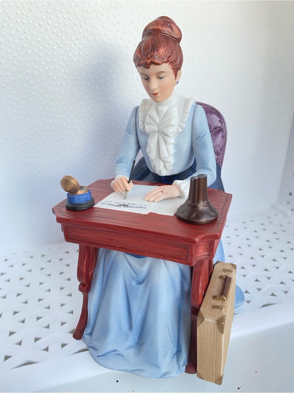 1985 Writer Lady Albee Award Victorian Broadway Custom Dressmaker Porcelain New - Picture 9 of 10